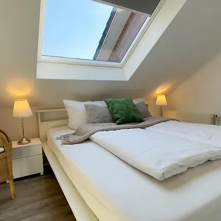 Apartment Kapitaenshaus Fewo 4 *